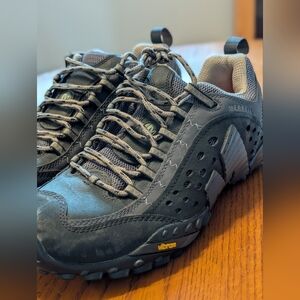 Merrell Men's Dark Gray Trail Sneakers with Black Accents. Size 9.5